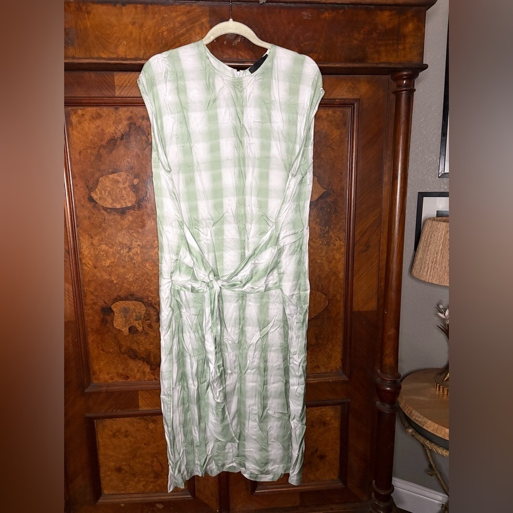 GUC No. 6 Store- Green Plaid Sleeveless Oversized Dress. Size 1 or US S